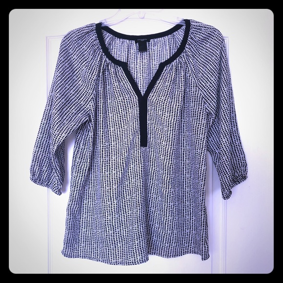 Black and white patterned blouse - Picture 1 of 3